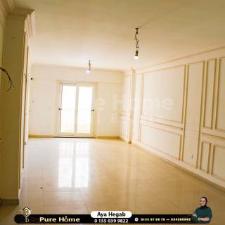 شقة للبيع 140م بميامي خطوات من الكورنيش