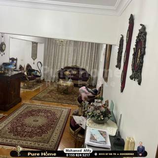 شقة للبيع 140م بميامي خطوات من الكورنيش