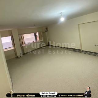 محل للبيع 96 متر باكوس خطوات من الترام