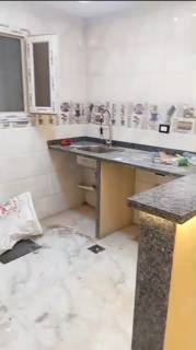 مكتب للايجار دور اول ميزانين بالقرب من محي الدين