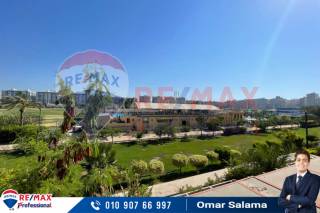 شقة للايجار 240 ستانلي علي البحر مباشرة عمارة براند