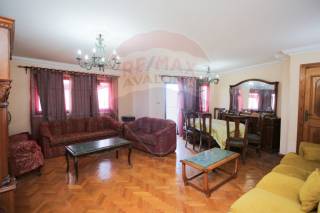 شقة للبيع 150 متر لوران على البحر مباشرة