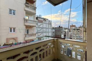 شقه للبيع بين خالد و العيسوي جميع العدادات داخلي