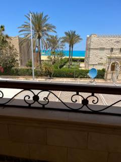 فيلا زمردة فاخرة اول صف بحيرة صخرية مارينا 6 للبيع