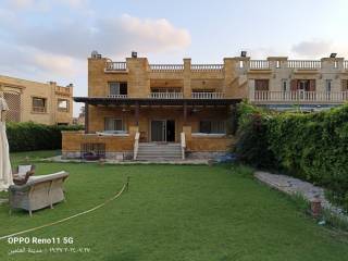 فيلا عالبحيره الرملية مباشرة للبيع بمارينا