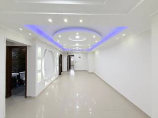 بالقرب من فندق المحروسه وشارع الاقبال