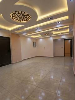 شقة للبيع 110 متر ميامي متفرع من ش جمال عبد الناصر