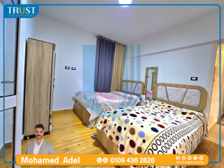 شقه رائعه علي البحر بفيو توحفه وفرش جيد جدا