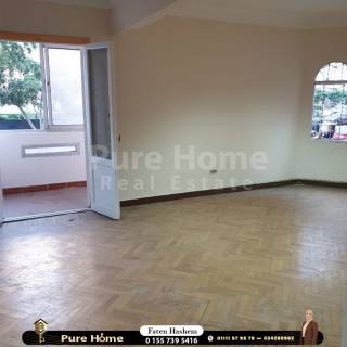 شقة 220 متر مطلاتها مفتوحة خطوات من البحر