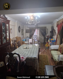 شقة للايجار 220 متر سموحة شارع مصطفى كامل