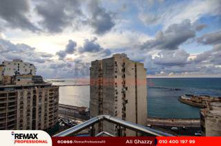 شقة للبيع 160 متر سيدى بشر خطوات من البحر