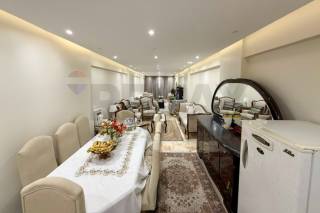 شقة للبيع 200 متر لوران ش محمد عز العرب