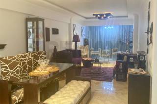 شقة للبيع 150 متر سموحة ش مصطفى كامل