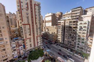 شقة للبيع 150 متر ميامي ش العيسوى