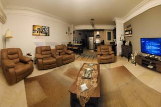 شقة للبيع 140م بميامي خطوات من الكورنيش