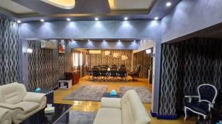 مكتب للايجار قانون جديد بالقرب من شارع النزهة