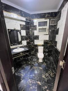 مكتب 200م اداري دور 2 في الدقي بالقرب من المساحه