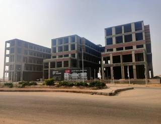 محل للبيع بمول تجاري