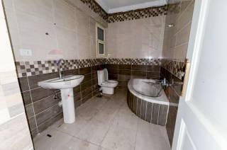 شقة للبيع 202 متر بولكلى خطوات من ابو قير