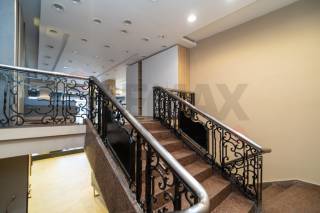 محل إداري للبيع 300 متر بوكلي