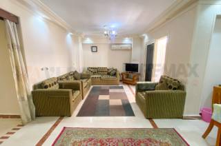 شقة دوبلكس للايجار المفروش جليم خطوات من البحر