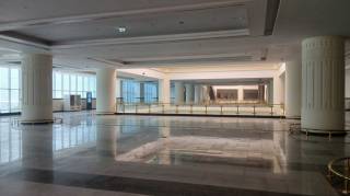 فرصه عظيمه ونادره لاصحاب الشركات الكبري بجوار نادي