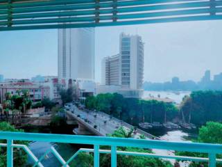 مكتب فاخر للايجار بالفرش أو بدون الفرش