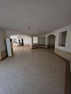 دور اول 220م بالقصر العيني جاردن سيتي 01002333702