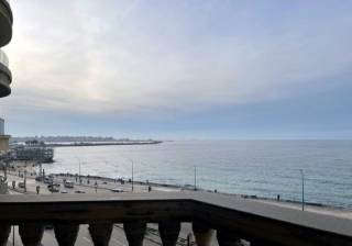 شقة فاخرة بحر مباشر للبيع بكامب شيزار