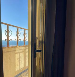 شقه للبيع 135 متر كامب شيزار