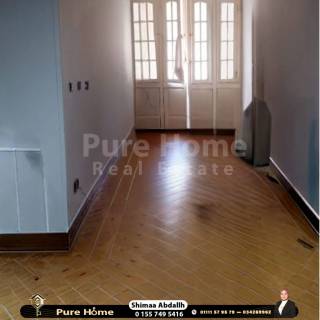 شقة للبيع 226 متر زيزينيا خطوات من البحر