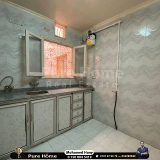 شقة للبيع بموقع متميز