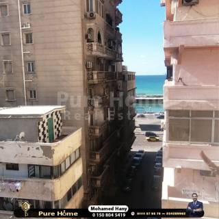 شقه للايجار المفروش سابا باشا خطوات من البحر