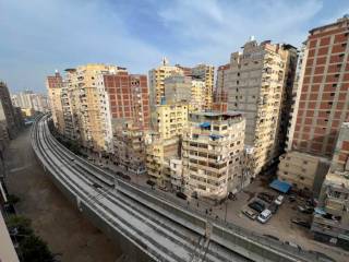 مقر إدارى للبيع لوران شارع أبوقير مباشرة