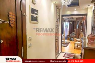 بالقرب من الترام فى لوران شقه 260م