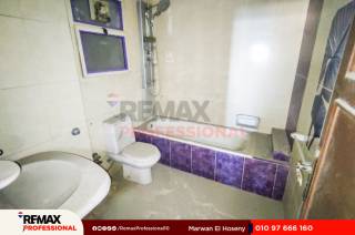 شقة للبيع 110 متر المندرة خطوات من البحر