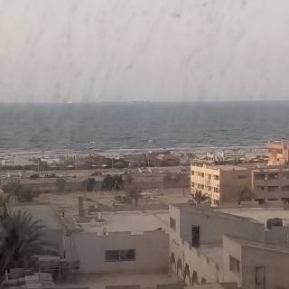 للايجار شقة امام البحر