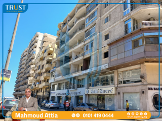 شقه للبيع 170 متر المندرة علي البحر مباشرة
