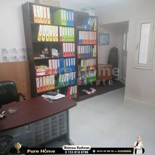 مقر مرخص إداري للبيع في السرايا علي البحر مباشرة