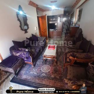 شقه مميزة بشارع البكوات وخطوات من الرئيسى 140متر