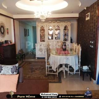 شقة للبيع 190 متر كامب شيزار علي البحر