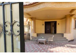 فندق اول استخدام للبيع في التجمع الخامس 6 طوابق