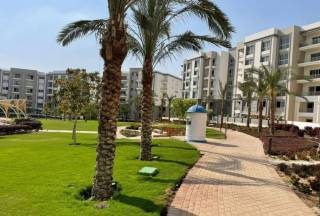 شقه 3 غرف للبيع في التجمع الخامس استلام فوري