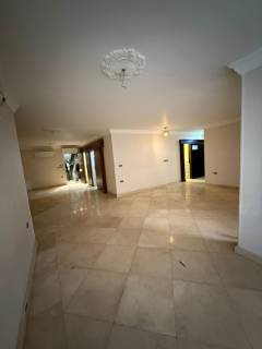 شقة متميزة بميدان بور سعيد بالعجوزة