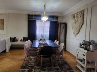 شقة مستويين متميزة بشارع مصدق الرئيسي