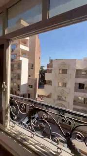 شقه 200م للبيع بالعفش في ش نادي الصيد في الدقي