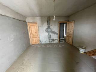 شقة للبيع في كفر عبده شارع سكينة بنت الحسين