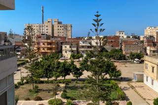 شقة للبيع 90 متر المعمورة الشاطئ كورنيش المعمورة