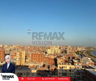 شقة للبيع 200م 150م روف سموحة