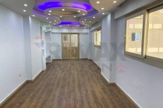 شقة للبيع 160 متر الإبراهيمية خطوات من البحر